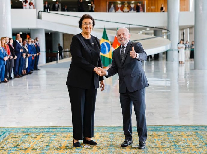 “Brasil acompanha com entusiasmo o novo ciclo de crescimento do Suriname”, declara Lula em visita da presidenta Jennifer Geerlings-Simons