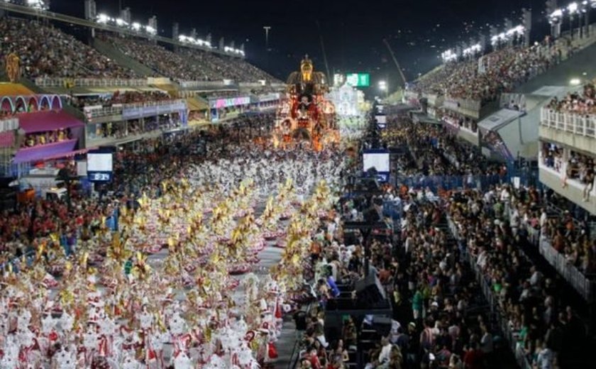 Viradouro, Mangueira e Beija-Flor são destaques do 1º dia do Grupo Especial do carnaval do Rio
