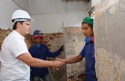 Obras da manutenção predial da Escola Municipal Edival Lemos, em Marechal, estão avançadas