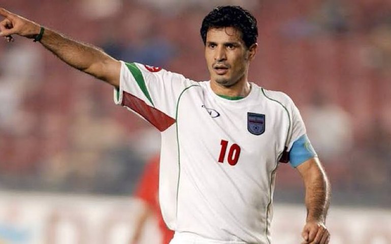 Ex-jogador do Irã tem família impedida de sair do país após criticar regime