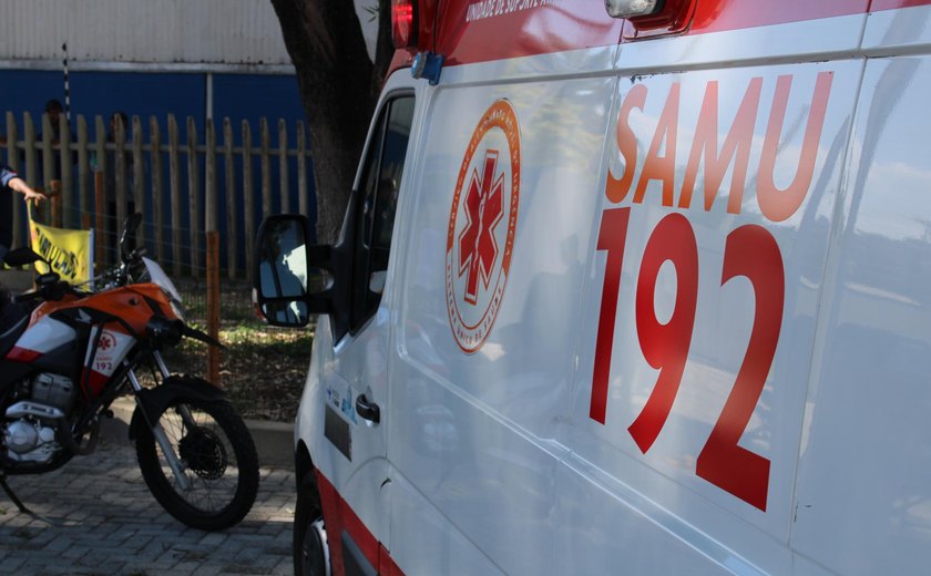 Acidente entre moto e caminhão deixa jovem ferido em Porto de Pedras