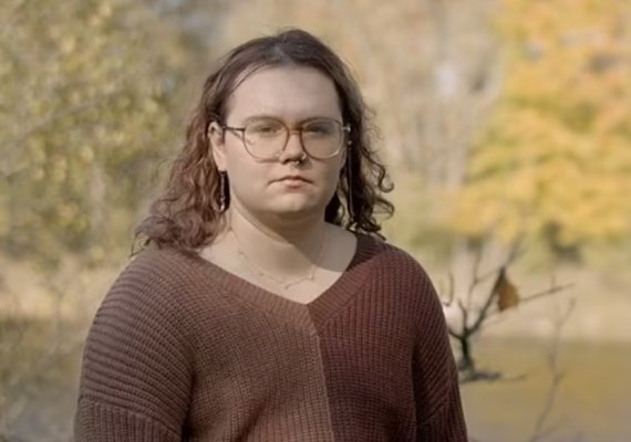 Jovens trans arrependidos fazem apelo por reversão