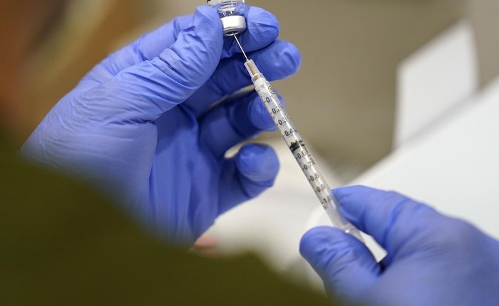 Rede de saúde pode ficar sem medicamentos por causa da guerra tarifária sobre a China Rede de saúde pode ficar sem medicamentos por causa da guerra tarifária sobre a China