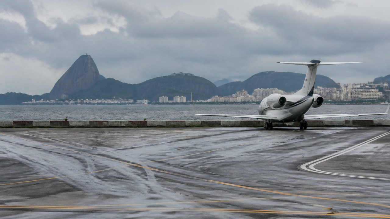 Congonhas tem voos cancelados após jatinho derrapar no Santos Dumont e afetar operação