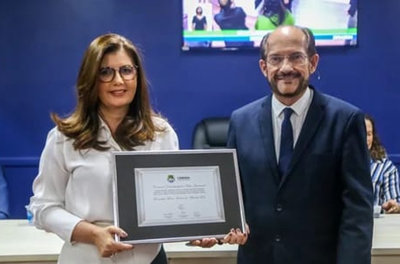 Câmara entrega comenda Mário Guimarães a promotora Fernanda Moreira