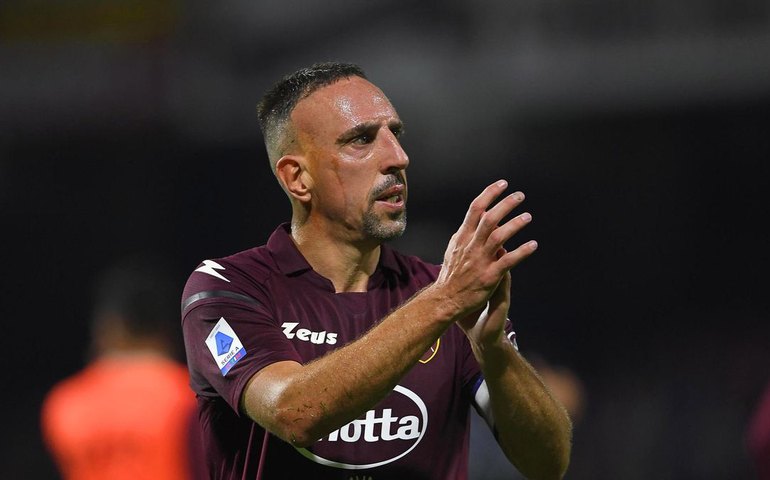 Lenda do Bayern de Munique, francês Franck Ribéry se aposenta aos 39 anos