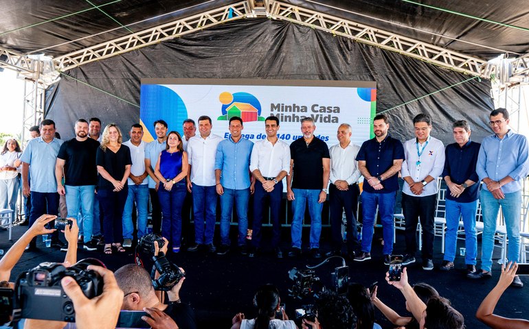Chico Filho participa de entrega de 140 apartamentos no Vergel