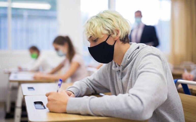 Linguagem neutra na redação deve ser evitada, alerta professora
