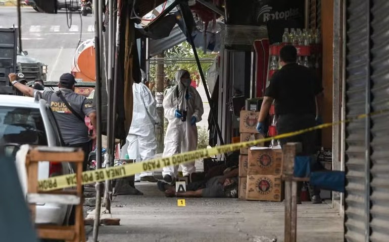 Cinco feridos em explosão no porto mexicano de Acapulco