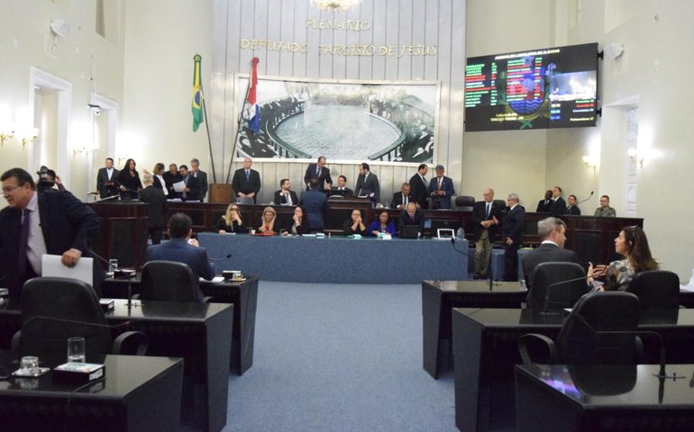 Aprovado, sem emendas, projeto de rateio das sobras de recursos do Fundeb