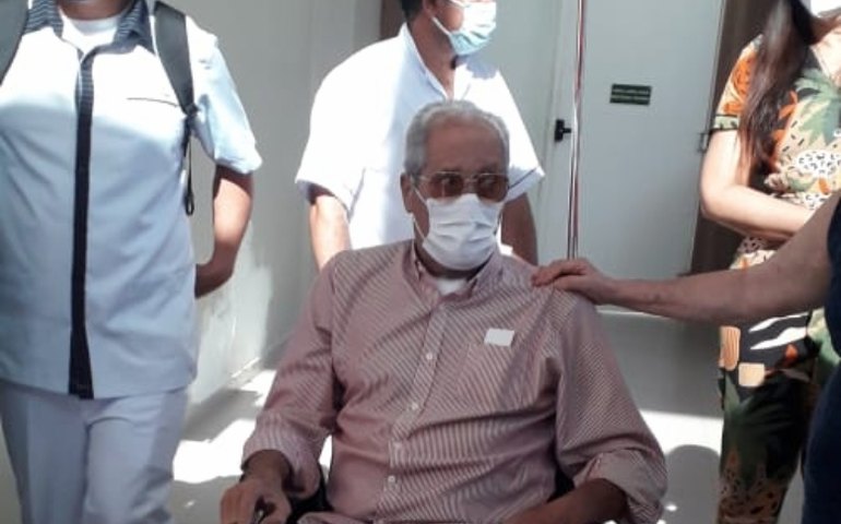 COVID-19: Radialista Arivaldo Maia tem alta após internamento de mais de 30 dias