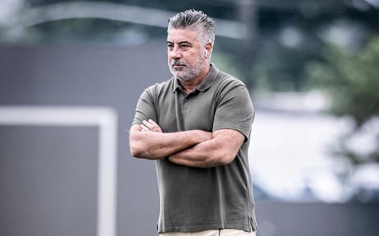 Novo CEO do Santos vai avaliar situação de Alexandre Gallo e Paulo Bracks no clube