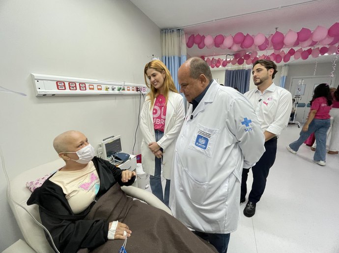 Secretário de Estado da Saúde participa de acolhimento a mulheres que tratam o câncer de mama