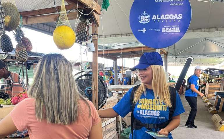 Sesau realiza ação itinerante de combate à dengue no bairro Benedito Bentes, em Maceió