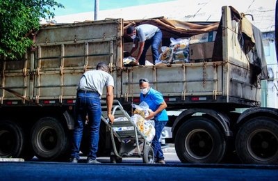 Prefeitura de Maceió recebe mais de mil cestas básicas do Grupo Carrefour 