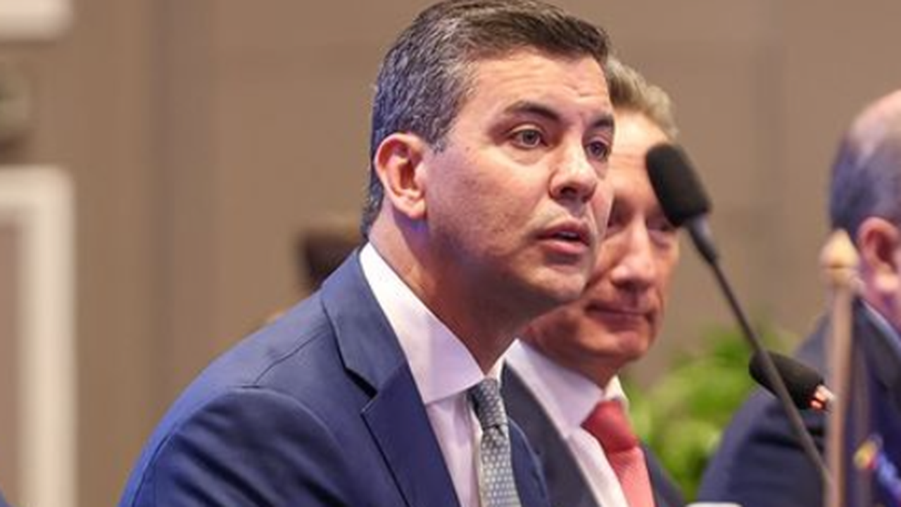 Presidente do Paraguai recebe alta após exames descartarem doença no coração