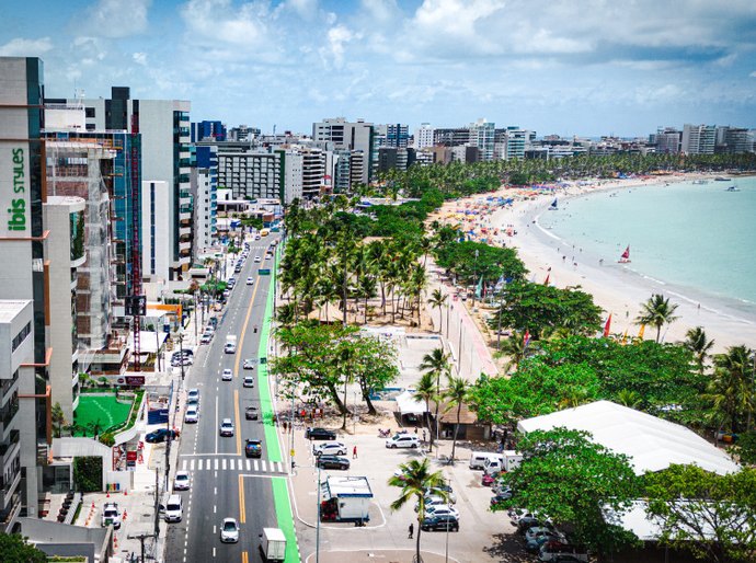Faixa Verde da orla marítima de Maceió garante segurança e mobilidade