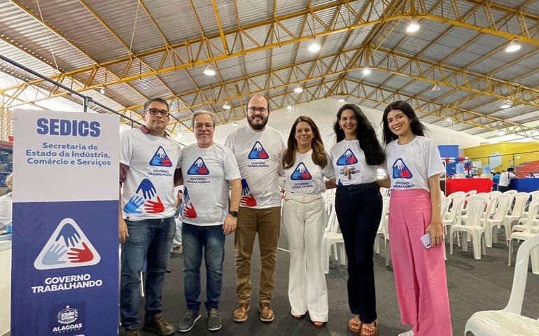 Programa Alagoas Feita à Mão realiza mutirão de cadastro de carteiras do artesão em Arapiraca