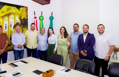Presidente da Câmara recebe Fecomércio para discutir criação de frente parlamentar