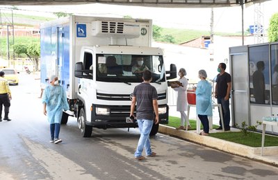 Saúde: População lajense aprova drive thru de vacinação contra H1N1