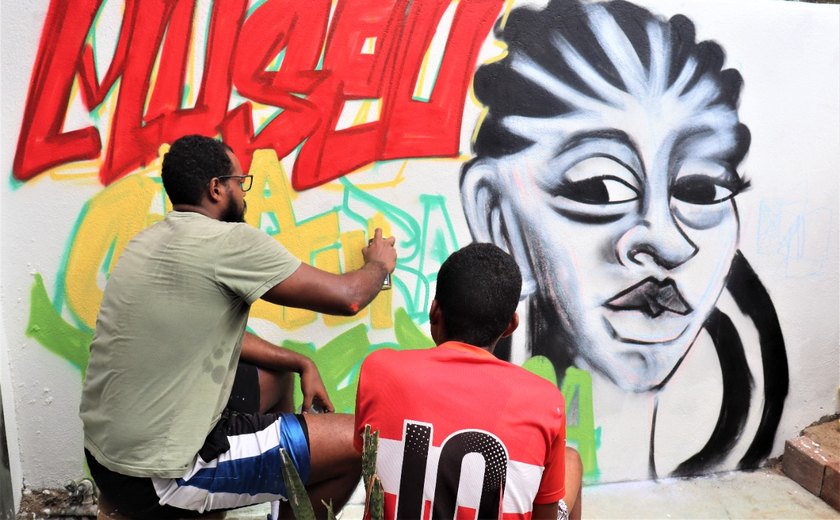 Projeto do Sesc leva oficina de grafite para a comunidade do Jacintinho
