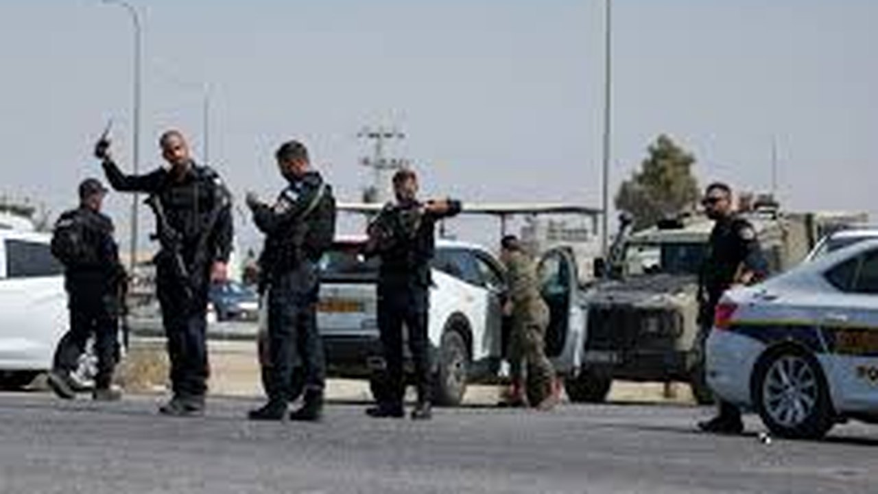 Motorista de caminhão mata três israelenses a tiros na fronteira entre Cisjordânia e Jordânia