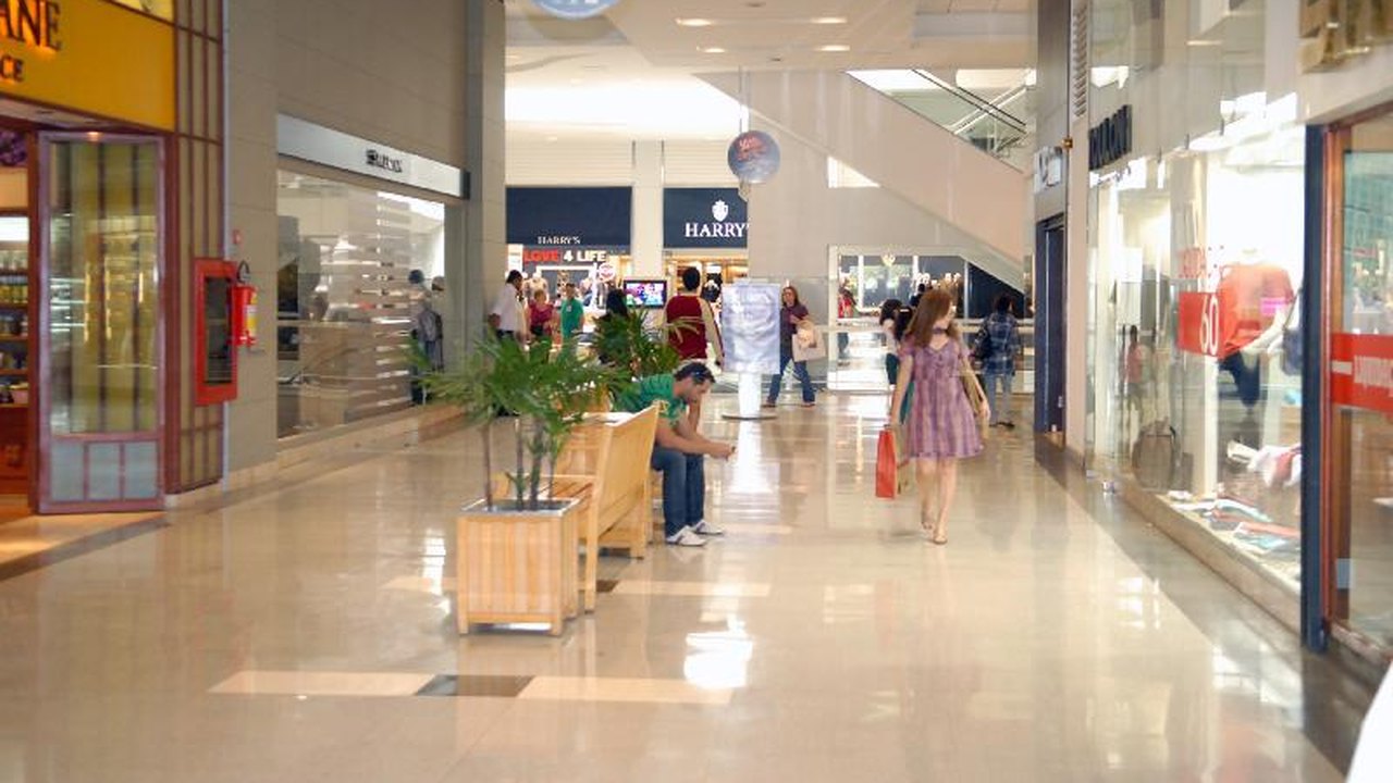 Brasil x Argentina: Confusão marca retirada de ingressos em shopping no Rio