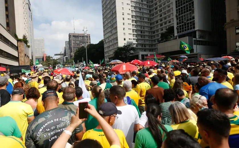 Candidatos a prefeituras pegam carona no 7 de setembro da avenida Paulista para colar em Bolsonaro