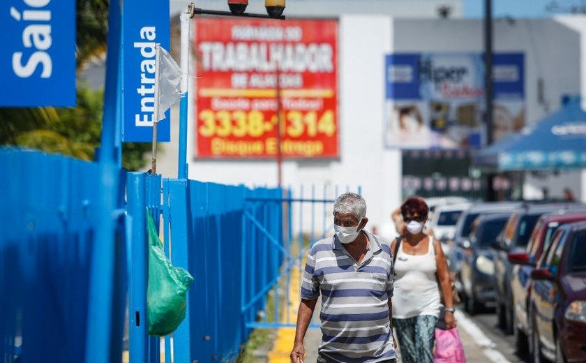 Decreto suspende acesso a praias, orlas e espaços públicos para frear contágio da Covid-19