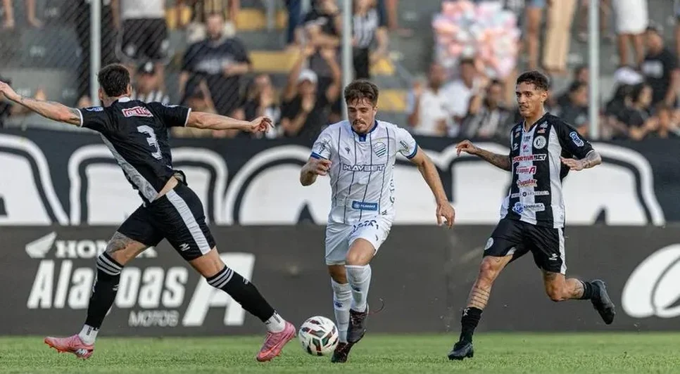 Em casa, ASA venceu o CSA pelo placar de 2 a 1 - Foto: Allan Max/CSA