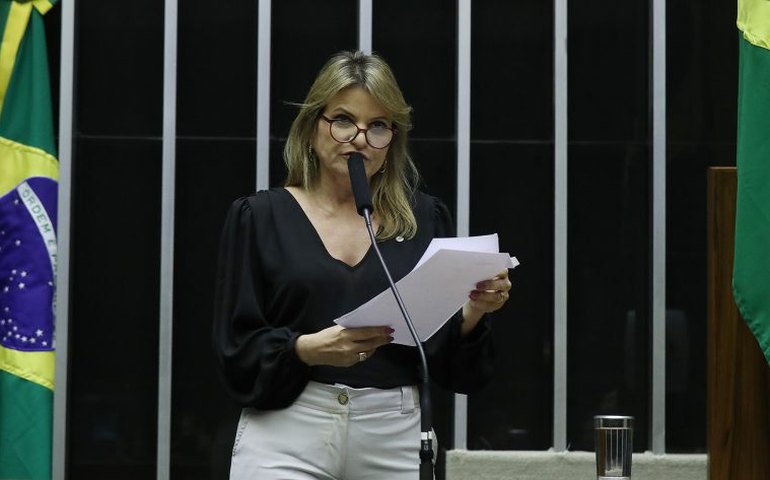 Câmara aprova criação de campanha para incentivar diagnóstico precoce do mieloma múltiplo