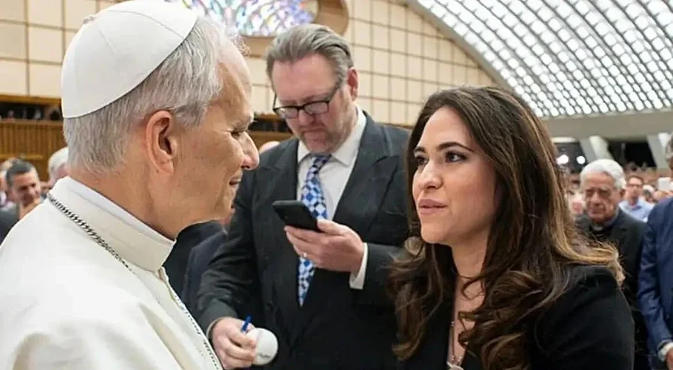 Papa Leão XIV nomeia primeira mulher não religiosa como chefe de Comunicação do Vaticano - Foto: Vatican Media/Divulgação