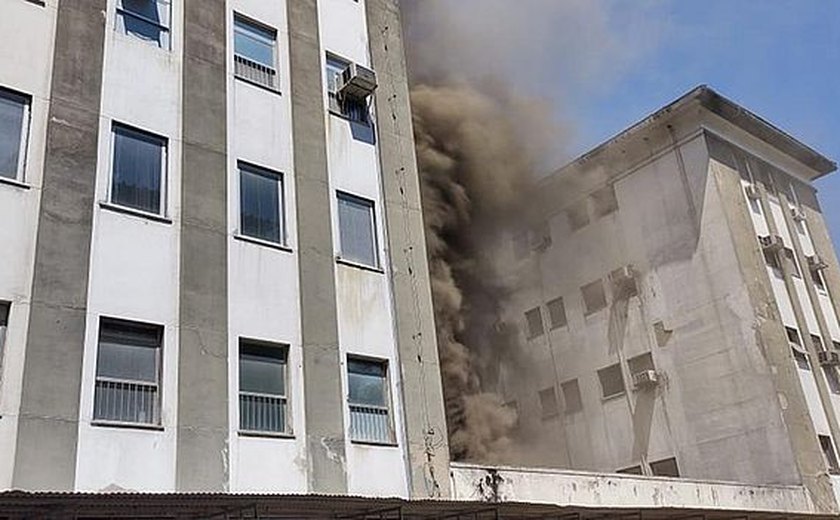 Incêndio atinge hospital federal na zona norte do Rio; uma morte foi confirmada