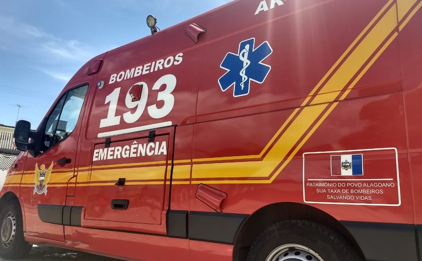 Viatura dos Bombeiros colide com carro de passeio enquanto socorria vítima de outro acidente em Maceió