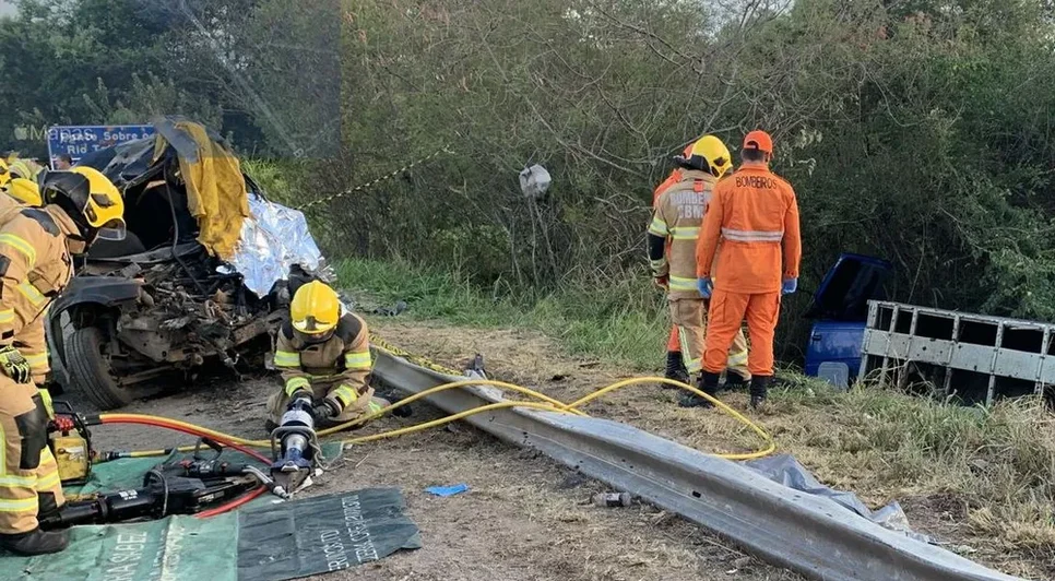 Homem morre após colisão entre carro e caminhão boiadeiro em Itabaiana