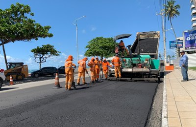 Avenida Álvaro Otacílio, na Jatiúca, recebe obra de requalificação