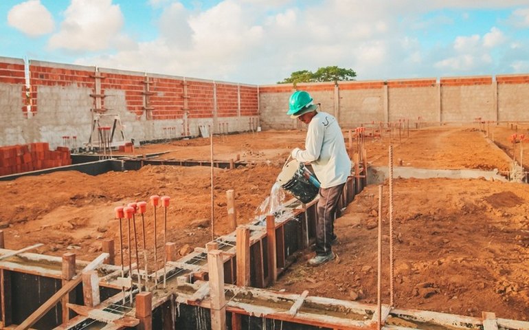 Confiança da construção cai 0,7 ponto em julho, a 96,8 pontos, revela FGV