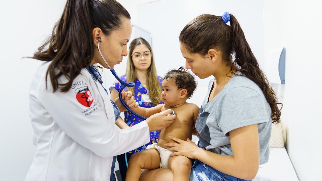 Pediatra do Hospital da Criança de Alagoas fala sobre a importância de realizar consultas e exames de rotina