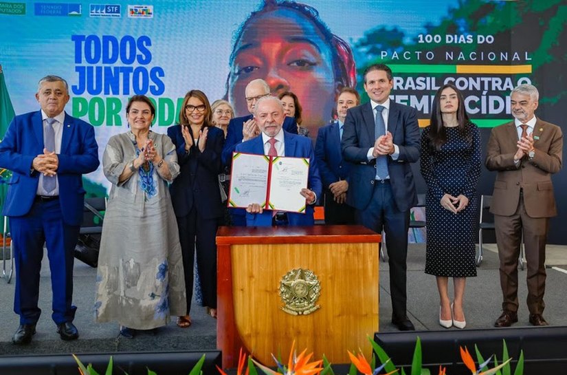 Presidente Lula assina pacote de medidas para ampliar proteção às mulheres e reforçar segurança digital no Brasil