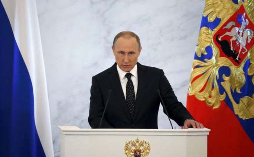 Putin prega &#8216;paz e entendimento mútuo&#8217; na abertura da Copa do Mundo