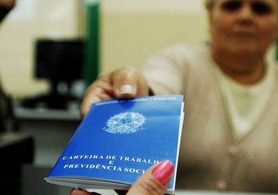 Maceió lança programa de empregos para pessoas acima dos 40 anos; veja como vai funcionar