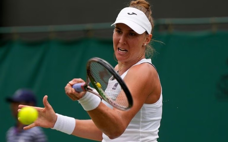 Bia Haddad fecha dia perfeito em Wimbledon com vitória nas duplas; Stefani também avança