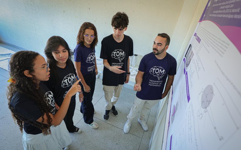 Estudantes da rede estadual transformam iniciação científica em projeto de vida