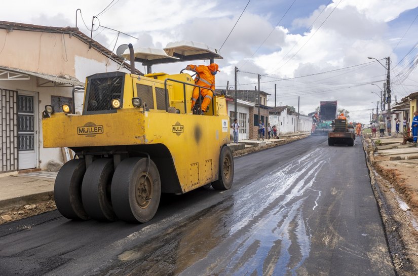 Bairros de Maceió recebem obras simultâneas de pavimentação e drenagem