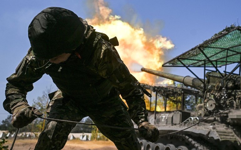 Analista afirma que Rússia prevaleceu na guerra econômica e no campo de batalha