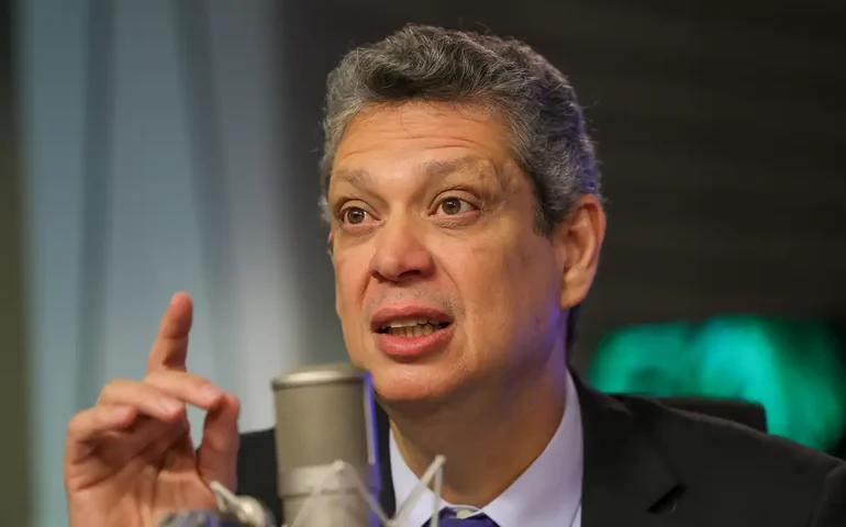 PEC 6x1 ainda não foi discutida no núcleo do governo, diz ministro