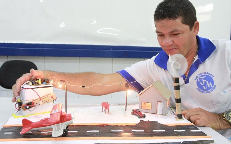 AL aumenta matrículas de alunos com deficiência e EJA e reduz taxas de analfabetismo