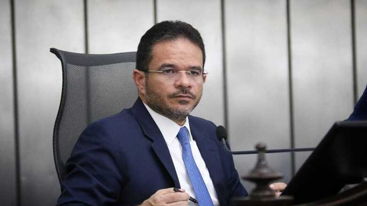 Presidente Marcelo Victor agradece trabalho dos parlamentares e designa Comissão de Representação