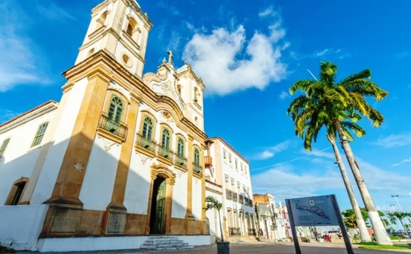 Justiça condena faculdade por cursos irregulares de pedagogia e teologia em Penedo (AL)