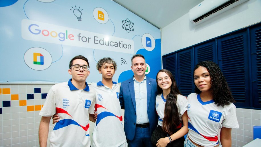 Governo de Alagoas entrega em Batalha a primeira Sala Google da rede pública estadual
